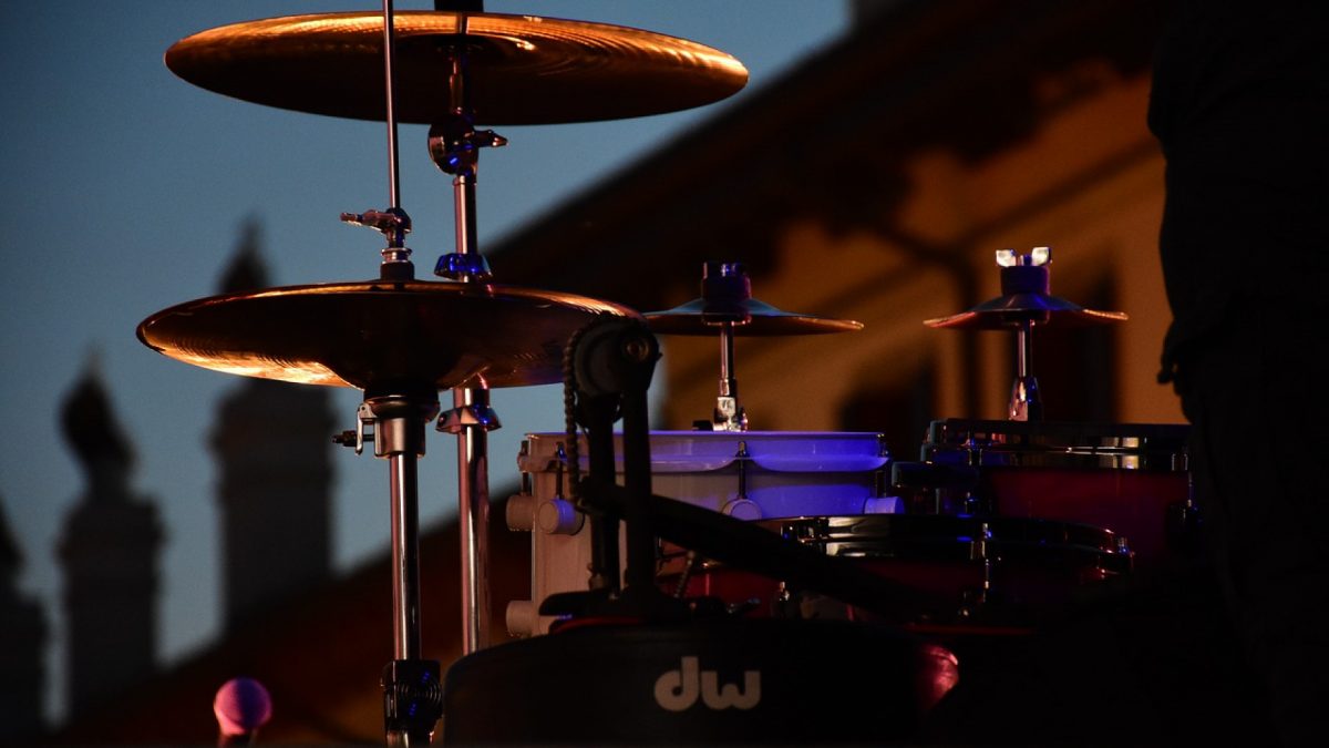 Quelles sont les particularités des batteries électroniques ?