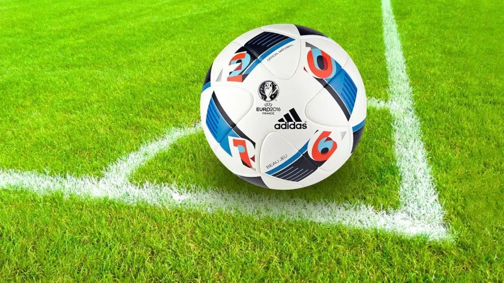 Que présentent les blogs sur la thématique du football?
